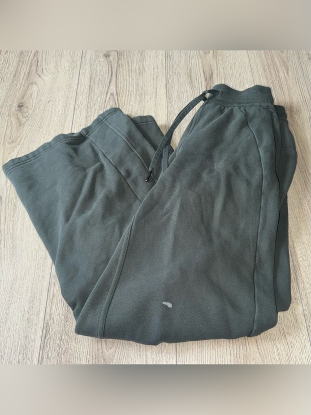 Lululemon green sweatpants